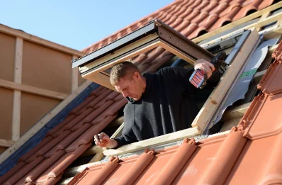 Pose de fenêtres de toit Velux à Étrigny